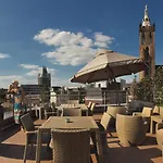 Hotel Dux 4*