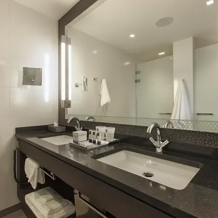 Ξενοδοχείο Dux 4*