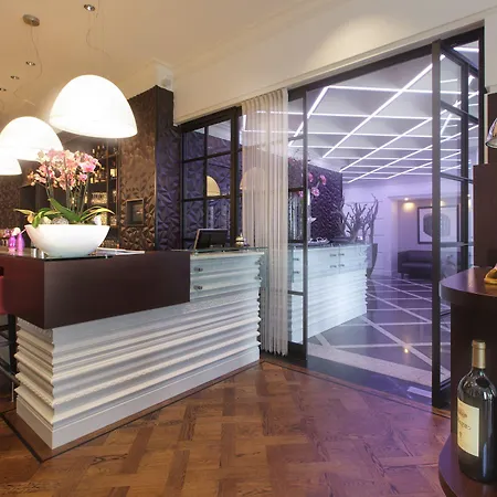 מלון Dux רורמונד