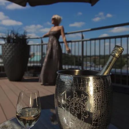 Ξενοδοχείο Dux