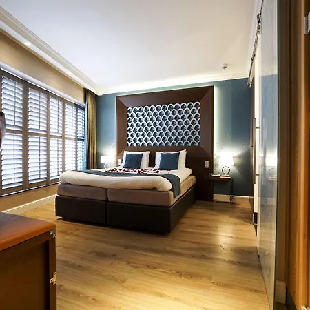 Dux Hotel