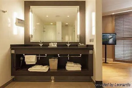 Dux Hotel 4*
