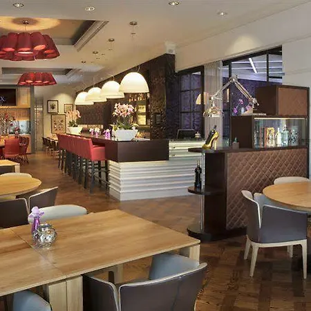 Dux Hotel 4*